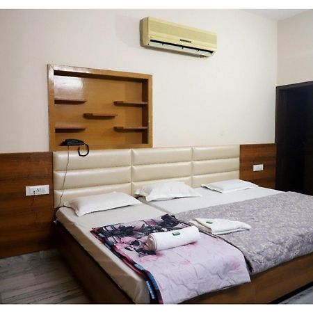Rk Lodge Amritsar Eksteriør billede