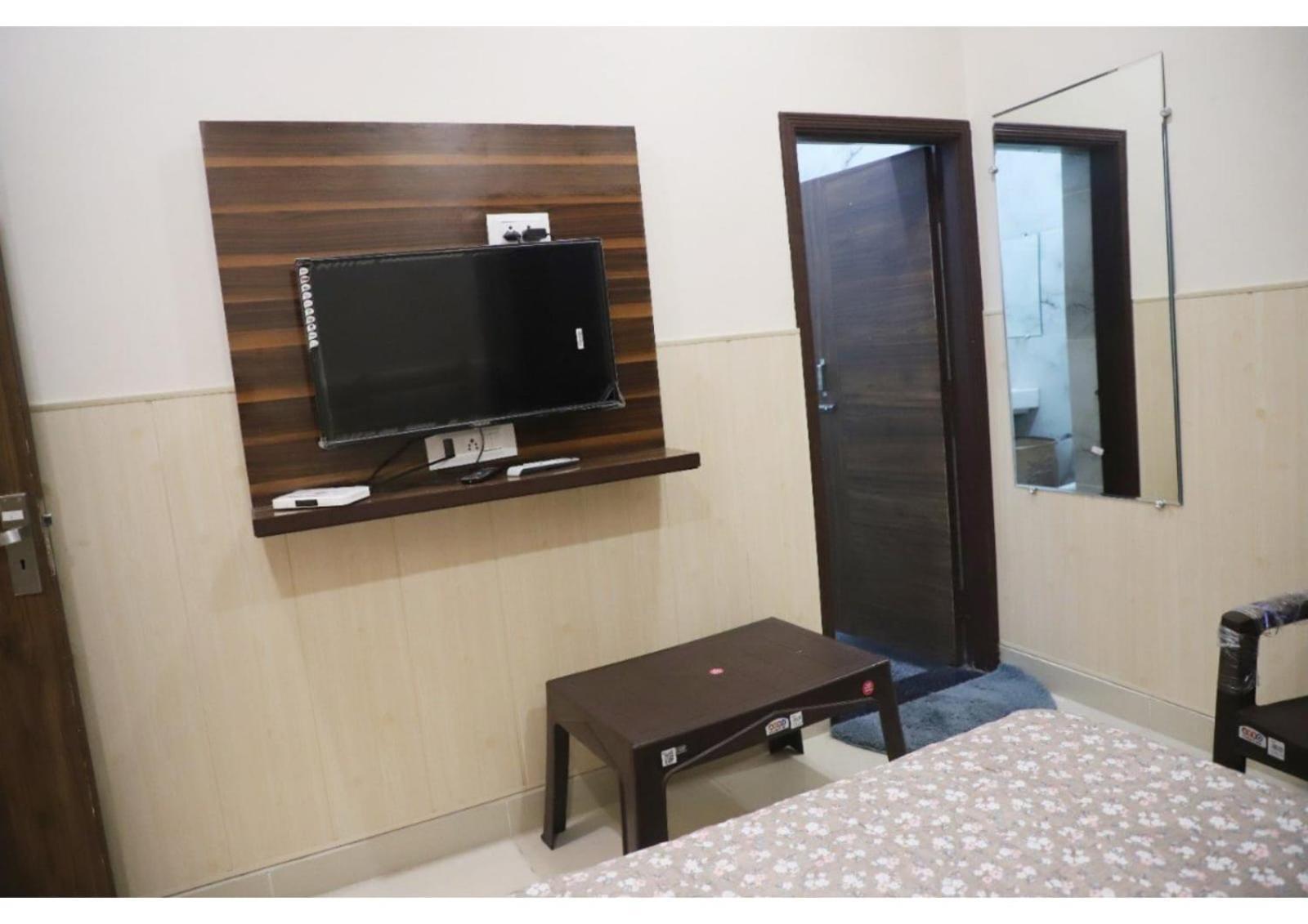 Rk Lodge Amritsar Eksteriør billede