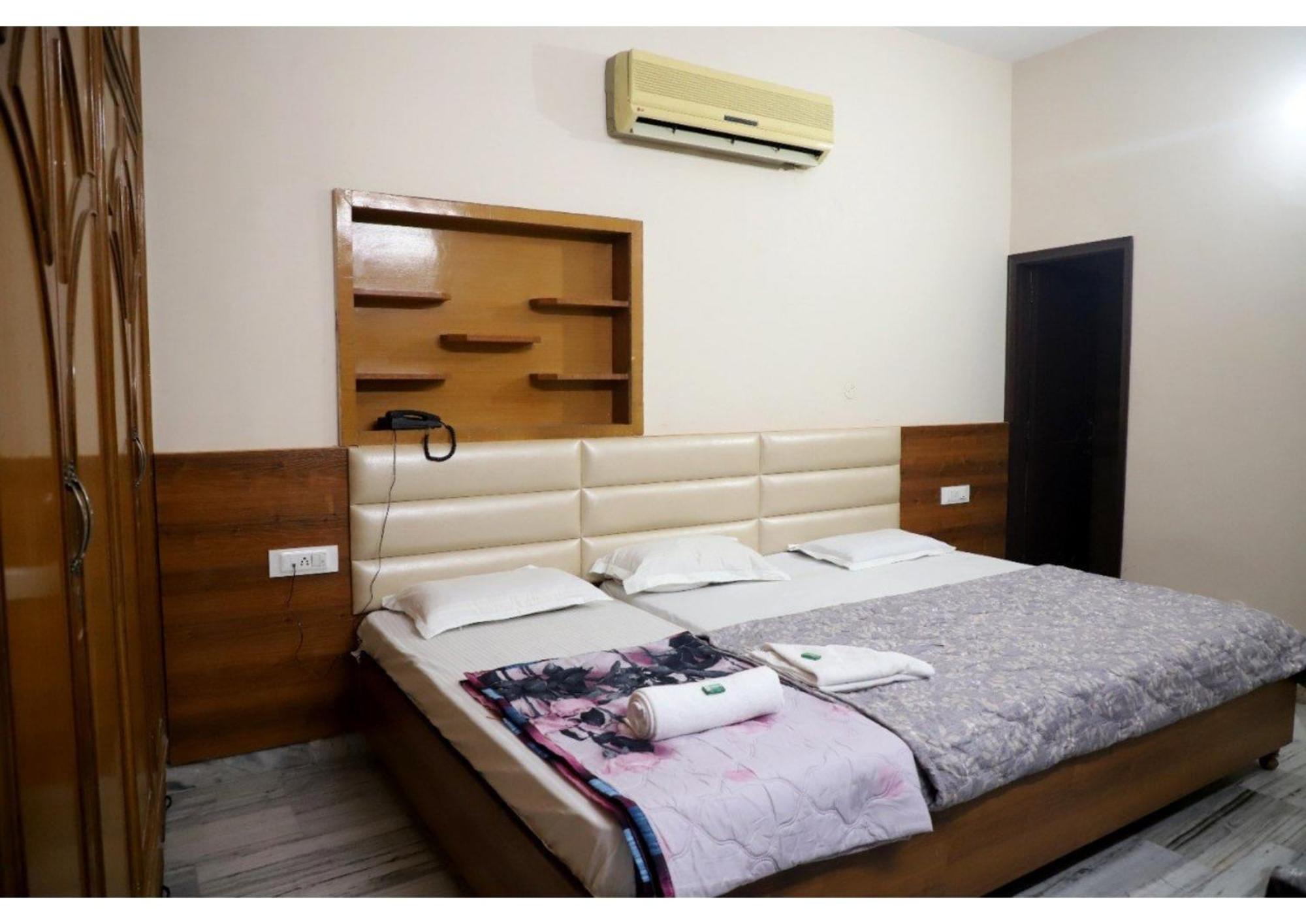 Rk Lodge Amritsar Eksteriør billede