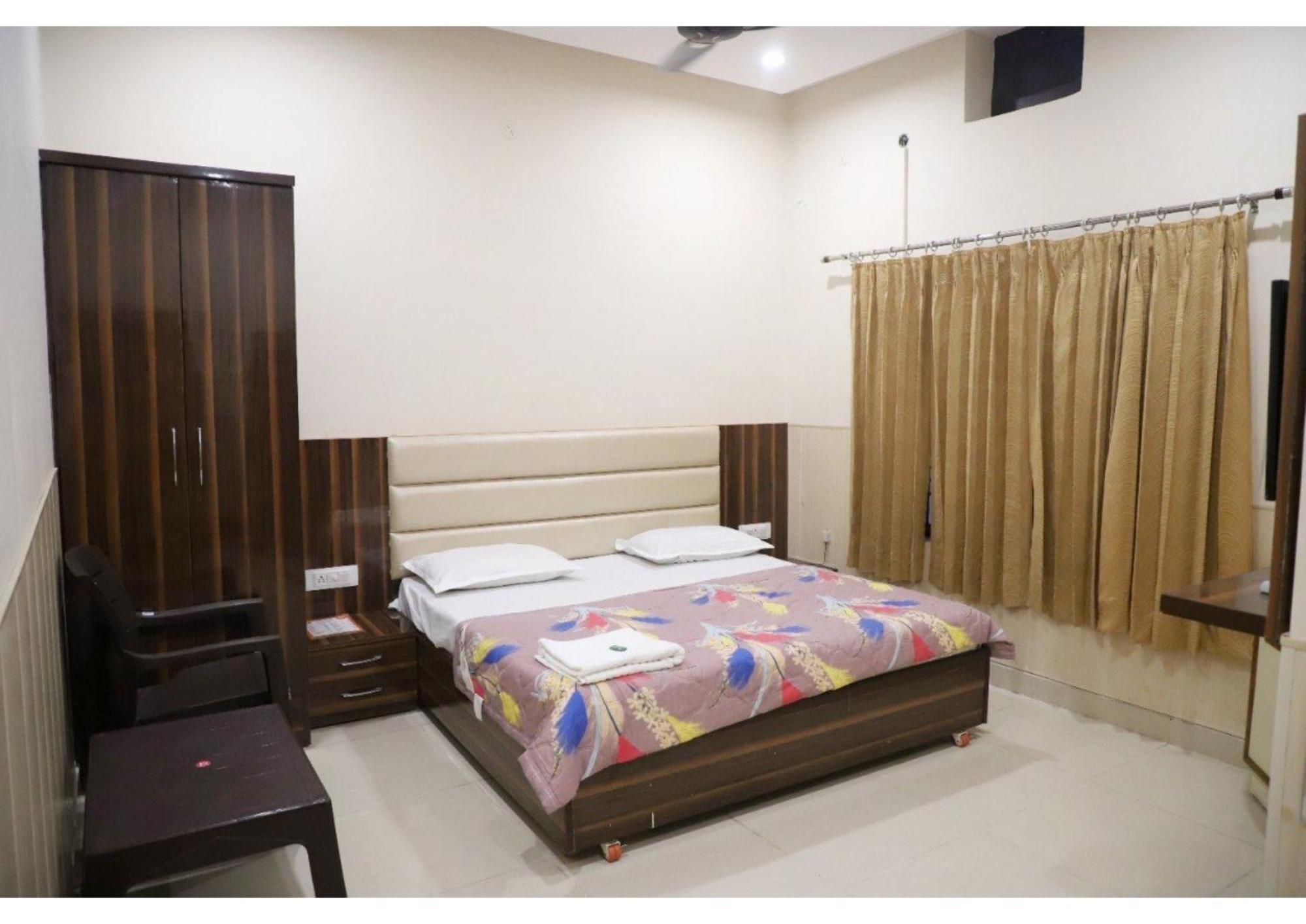 Rk Lodge Amritsar Eksteriør billede