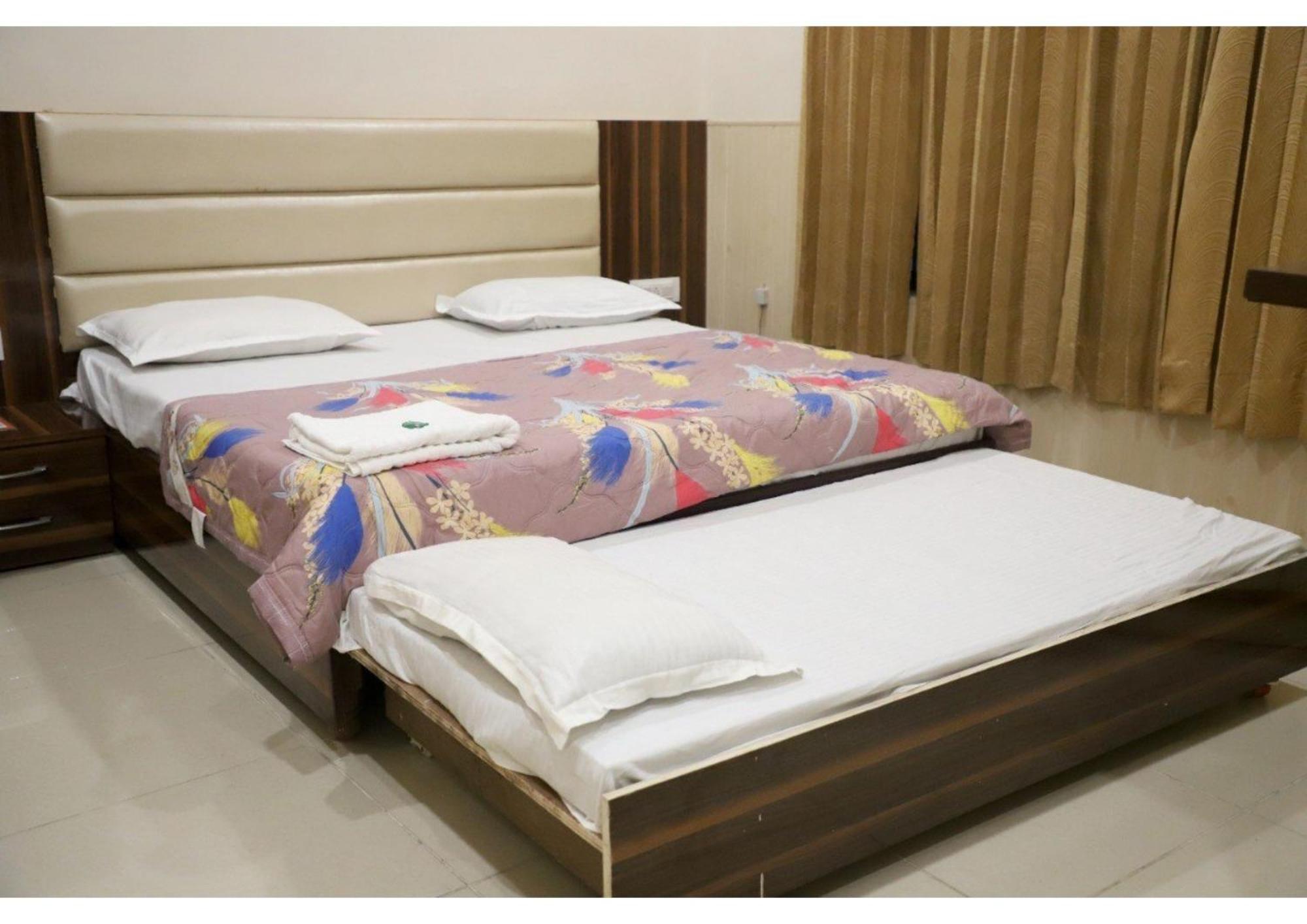Rk Lodge Amritsar Eksteriør billede