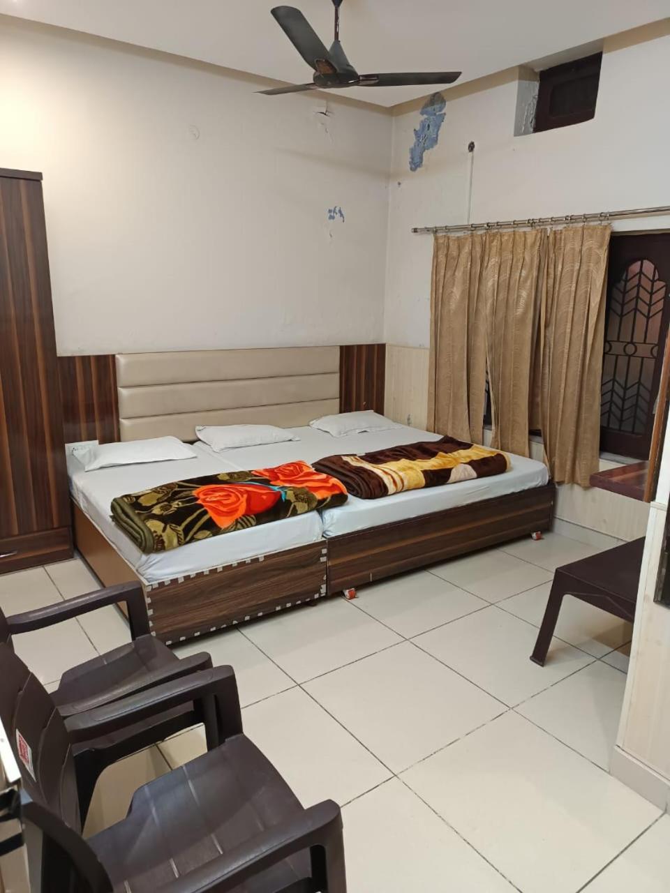 Rk Lodge Amritsar Eksteriør billede