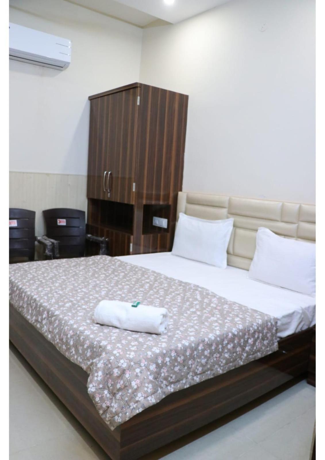 Rk Lodge Amritsar Eksteriør billede